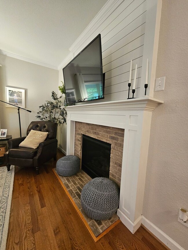 Building Photo - GRASSFIELD - Lauren's Cove