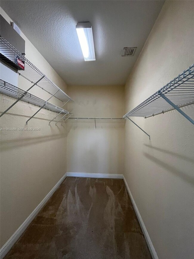 Building Photo - 950 SW 147th Ave