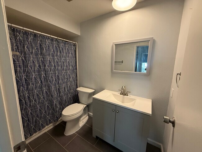 Building Photo - 13754 Mango Dr