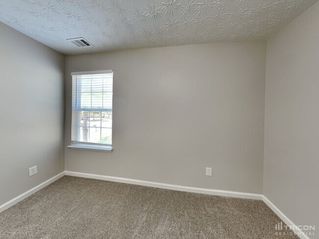Building Photo - 30 Belmont Park Dr