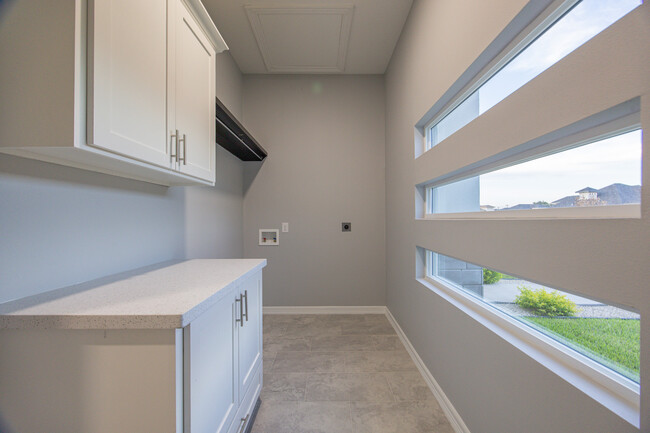 laundry room - 1810 Regnant Dr