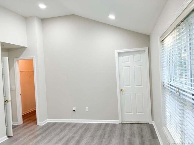 Building Photo - 1904 Briar Woods Ln