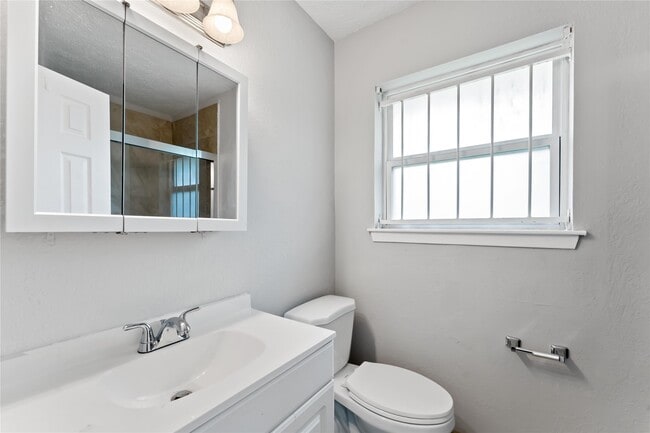 Building Photo - 11419 Panay Dr