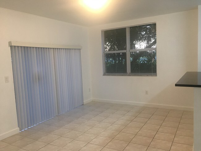 Building Photo - 1398 NE 33rd Ave