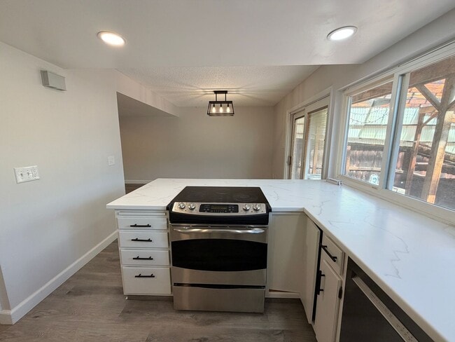 Building Photo - 529 S Xenon Ct