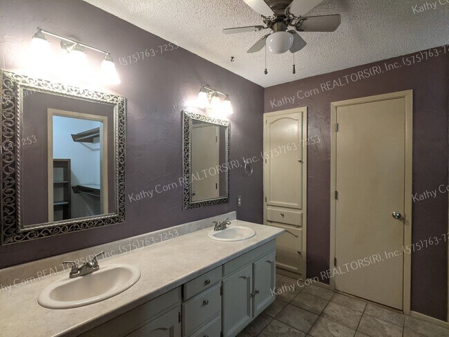 Building Photo - Spacious Luxury in Colonial Park