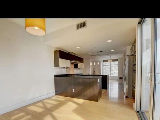 Building Photo - Contemporary Townhome Steps from Jefferson Park & LoHi!!