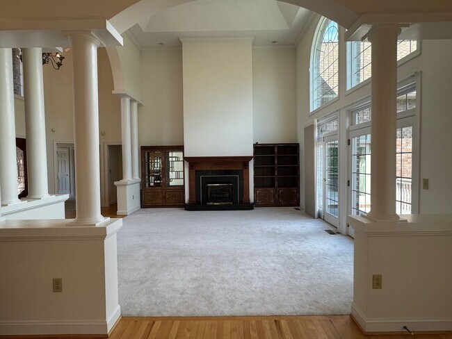 Building Photo - South AVL - Grand Residence in The Cotswol...