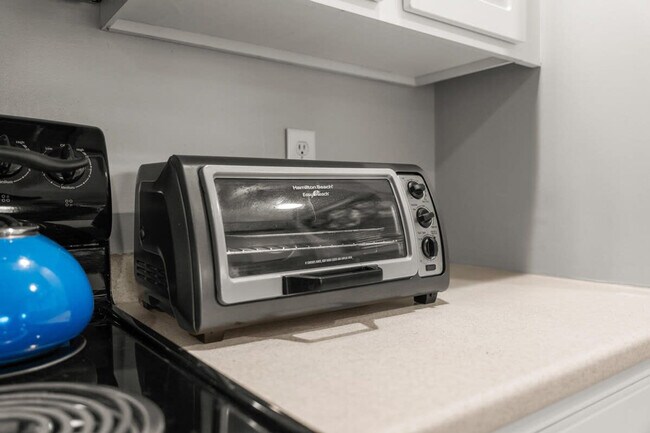 Building Photo - 24 Ashworth Ave