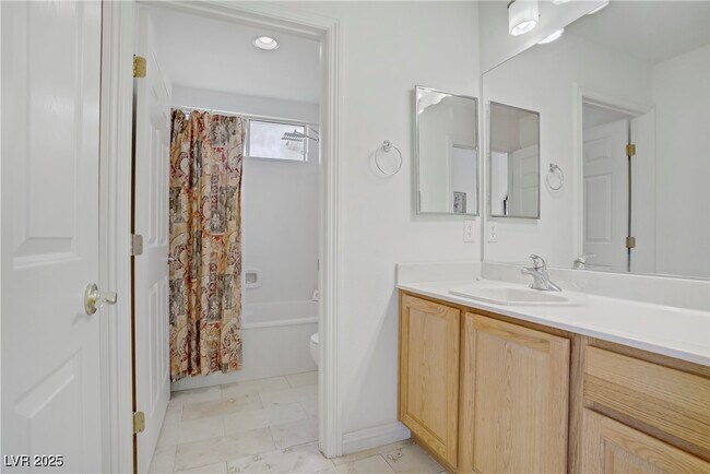 Building Photo - 10505 Bambola Pl