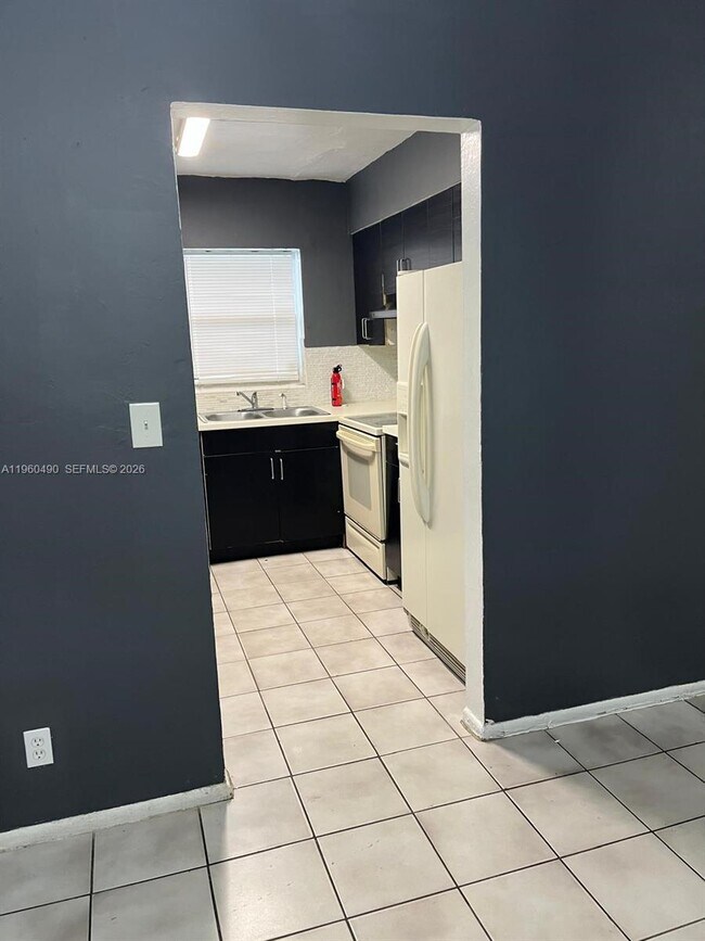 Building Photo - 1439 NW 8th Ave