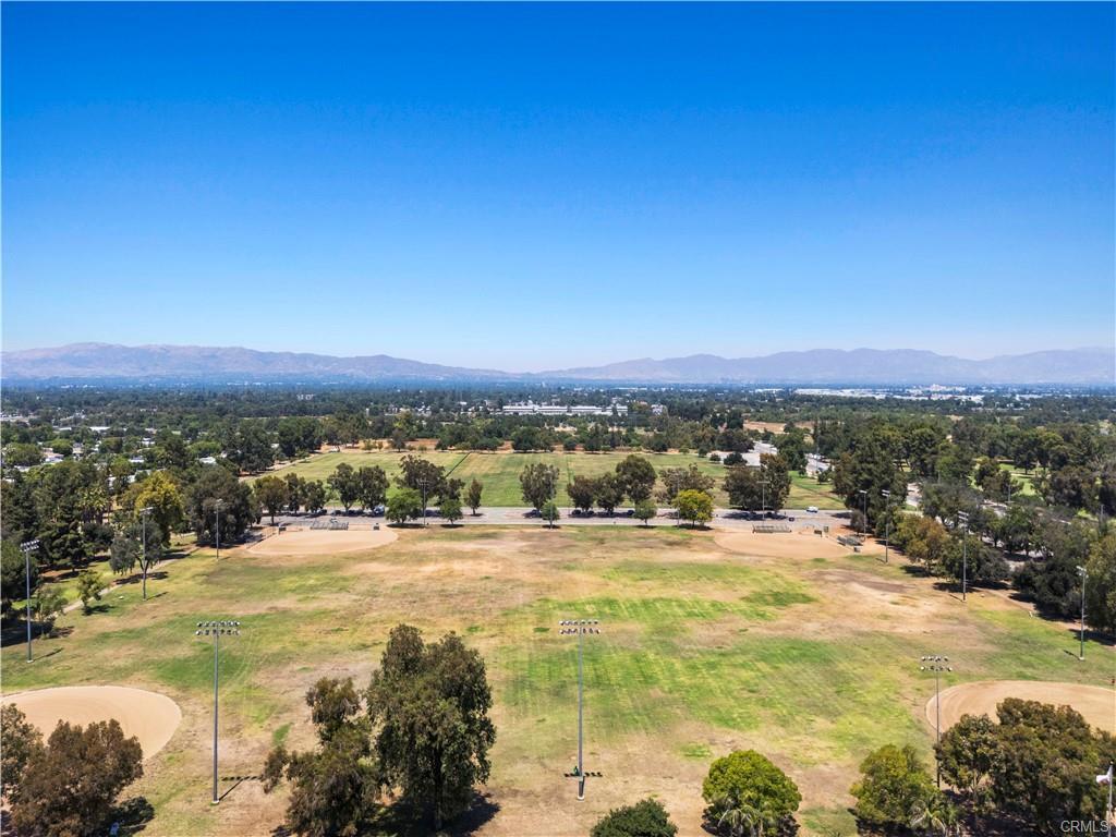 Building Photo - 5540 Balboa Blvd