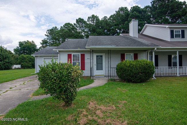 Building Photo - 780 Pinewood Dr
