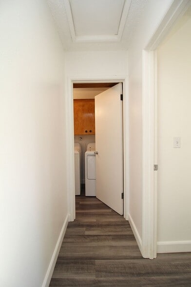 Building Photo - 6237-6239 SE Fern Ave