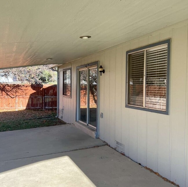 Building Photo - 7285 S Elm Ct
