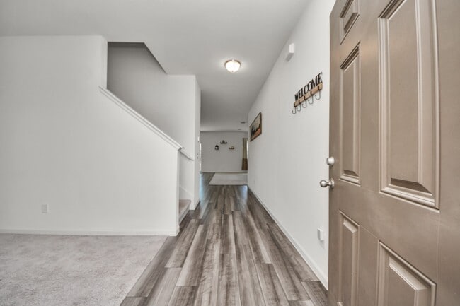 Building Photo - 1021 Pin Cherry Ln