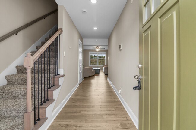 Building Photo - 845 Macon Ln