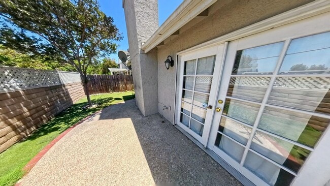 Building Photo - 1617 Toyon Pl