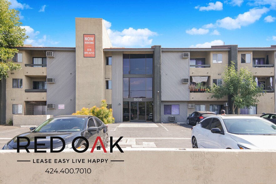 Building Photo - 8614 Woodley Ave