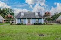 Building Photo - Charming 3 Bedroom 2 Bath House located in Central, La