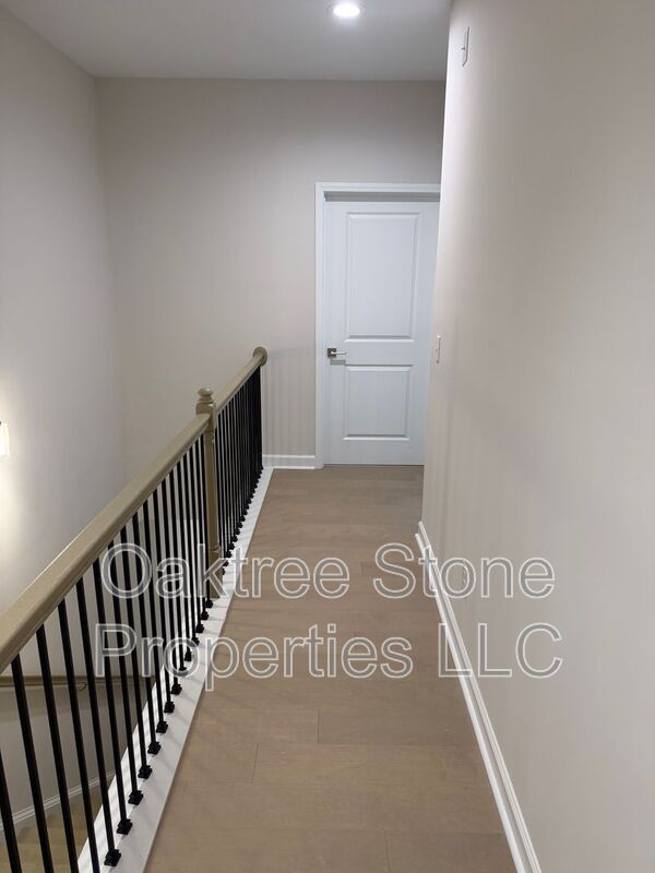 Building Photo - 1973 Hollywood Rd