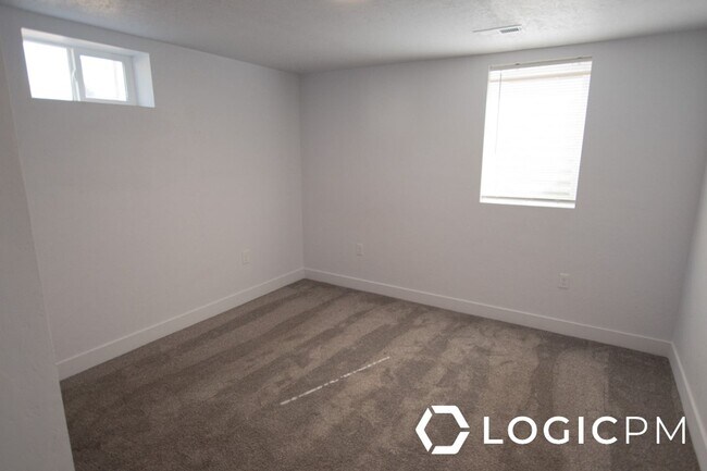 Building Photo - 171 E 3000 S
