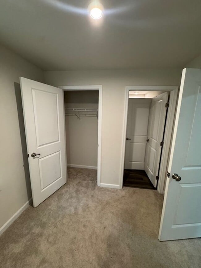 Building Photo - 4BR 3.5BA Townhome w/ 2-Car Garage • Quartz-Island Kitchen • Balcony in Matthews