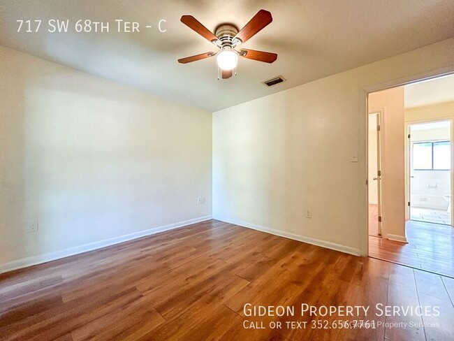 Building Photo - Beautiful 2/1.5 Townhome in Cedar Ridge - ...