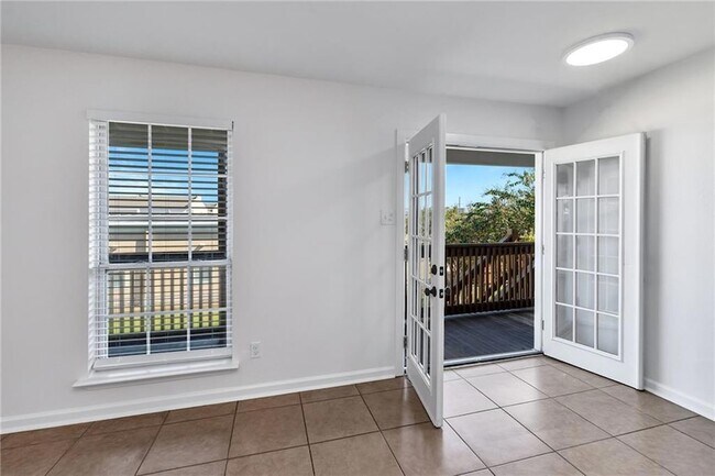 Building Photo - 2916 Jean Lafitte Pkwy