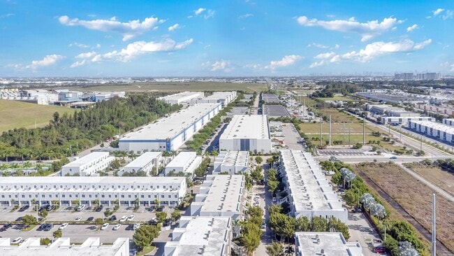 Building Photo - 10220 NW 63rd Terrace