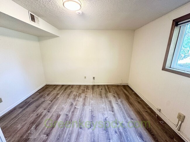 Building Photo - Mid-Century Classic House in Reedwood Neig...