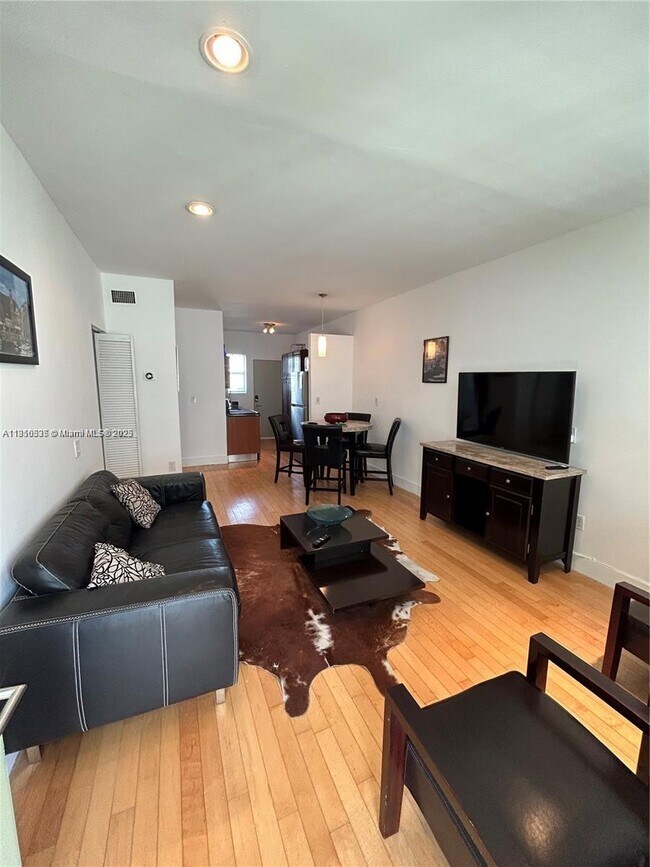Primary Photo - 1045 Lenox Ave.