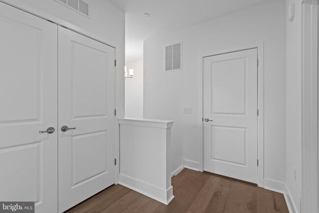 Building Photo - 123 Stoutsburg Blvd