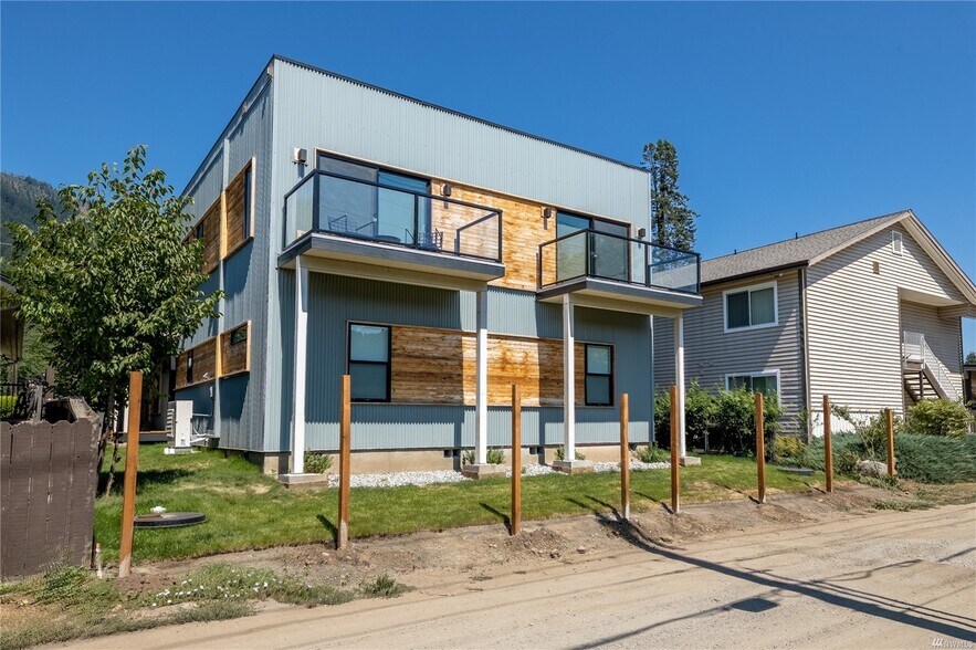 Building Photo - 113 W Whitman St