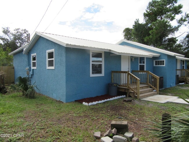 Building Photo - 9823 Clarence St