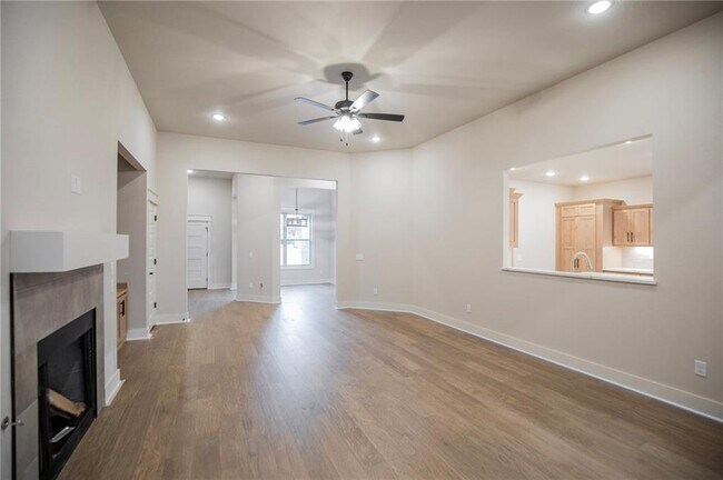 Building Photo - 1371 Padova Ave