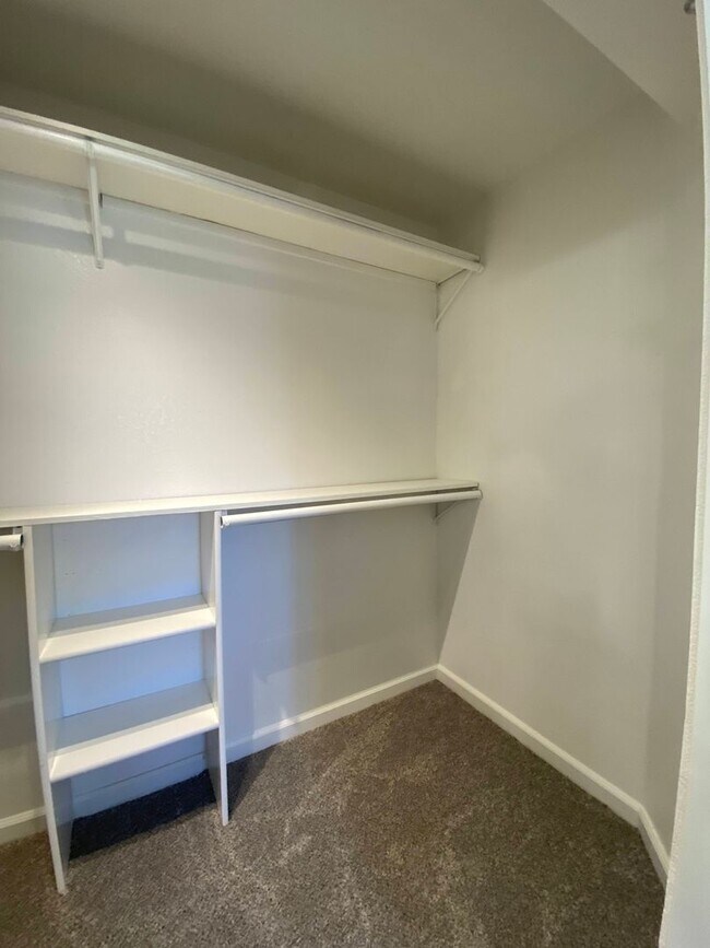 Building Photo - Two Story, Three Bedrooms, Two And A Half Bathrooms In Brookside