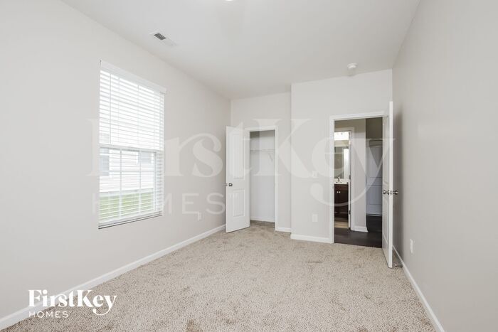 Building Photo - 3505 Panarama Dr