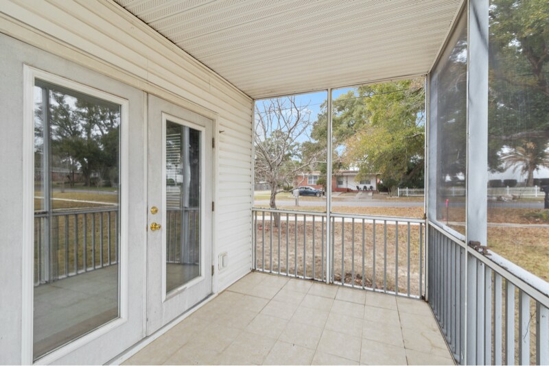 Building Photo - 711 W Blount St