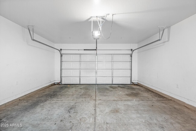 Building Photo - 4608 W Maryland Ave