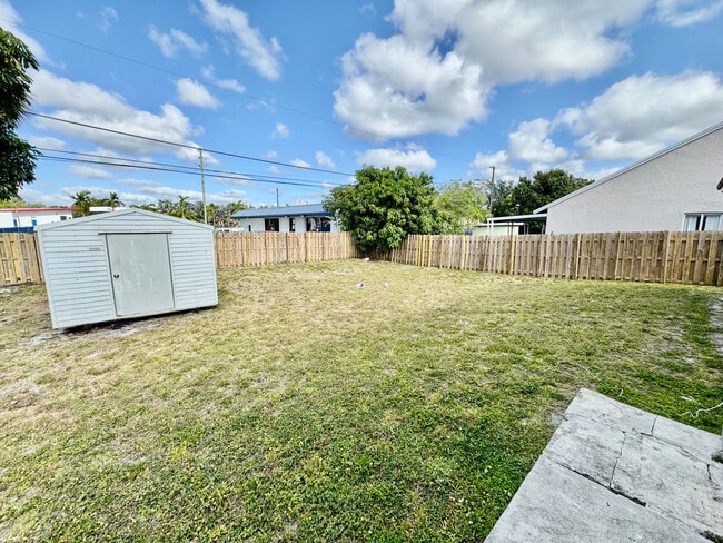 Building Photo - 3220 N 73rd Ter