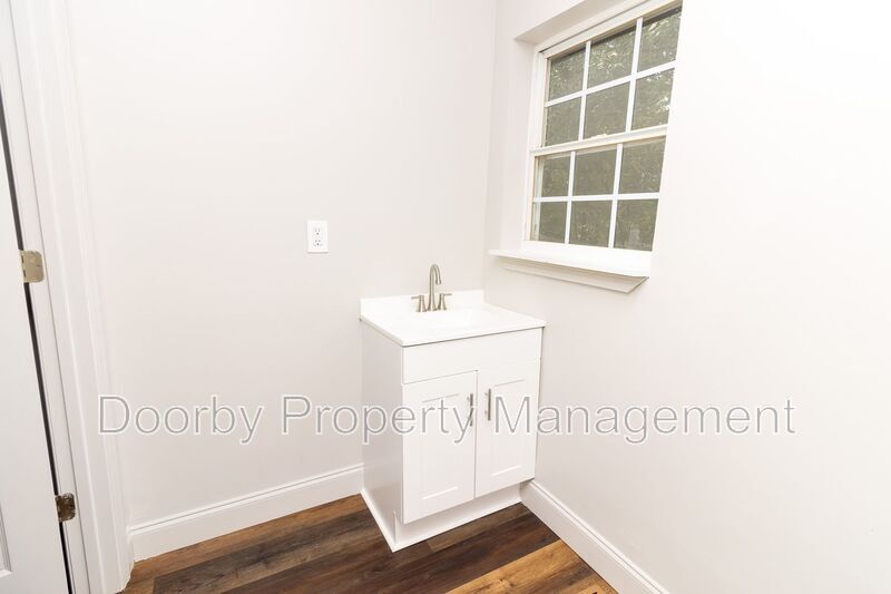 Building Photo - 517 LaFayette Rd