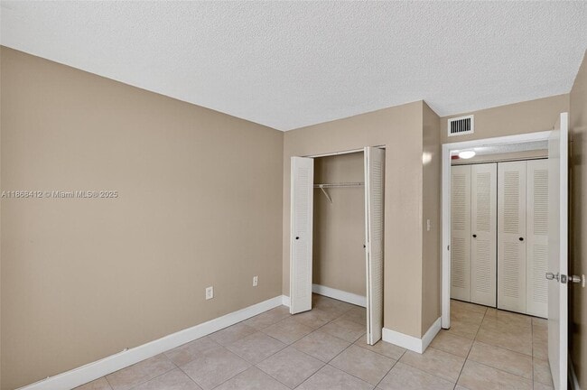 Building Photo - 7421 SW 152nd Ave