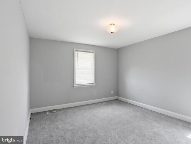 Building Photo - 5112 Crosswood Ave