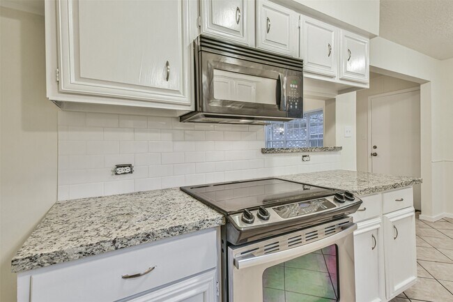 Building Photo - 5518 Ashgate Dr