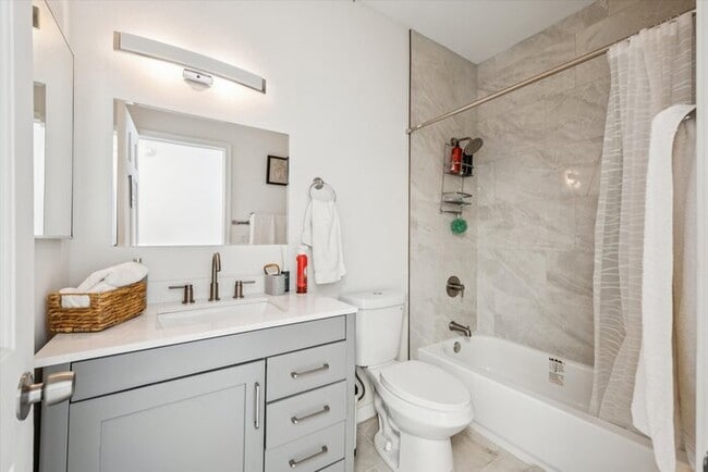 Building Photo - Spacious 4BR, 2BA Home with Modern Comfort