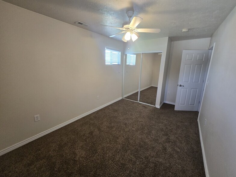 Building Photo - 12106 2570 W