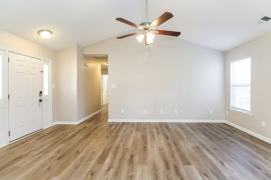 Building Photo - 4603 Avalon Forest Ln