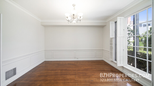 Building Photo - Updated 3Bedroom 3Bathroom In Prime Westwood