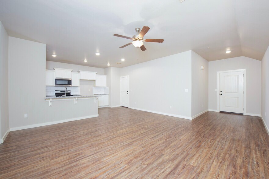 Building Photo - 5219 Oakwood Villas Ct